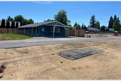 2216 Piazza Drive, Medford, OR 97501 - Photo 29