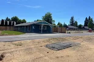 2216 Piazza Dr, Medford, OR 97501 - Photo 29