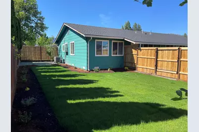 2216 Piazza Drive, Medford, OR 97501 - Photo 23
