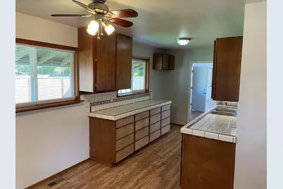 2216 Piazza Drive, Medford, OR 97501 - Photo 9