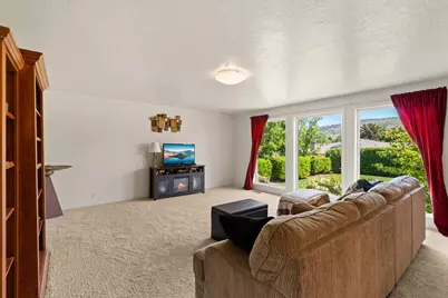 2642 Hawaiian Avenue, Medford, OR 97504 - Photo 15