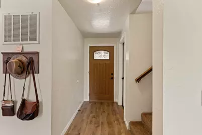 2642 Hawaiian Avenue, Medford, OR 97504 - Photo 5