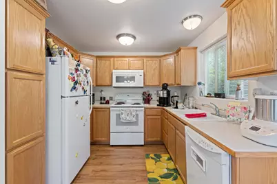 [Address not provided], Grants Pass, OR 97527 - Photo 17