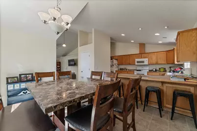 145 SW Vicki Lane, Grants Pass, OR 97526 - Photo 7