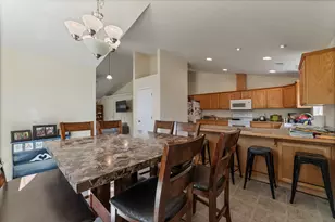 145 SW Vicki Ln, Grants Pass, OR 97526 - Photo 7