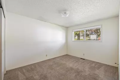 563 SW 2nd Street, Madras, OR 97741 - Photo 9