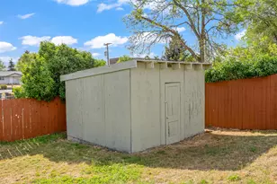 563 SW 2nd St, Madras, OR 97741 - Photo 25