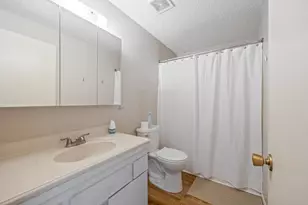 563 SW 2nd St, Madras, OR 97741 - Photo 11