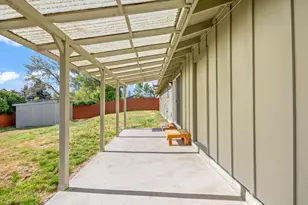 563 SW 2nd St, Madras, OR 97741 - Photo 21