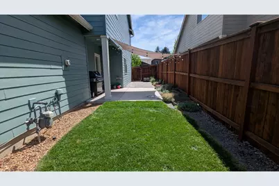 516 SE Gleneden Place, Bend, OR 97702 - Photo 3