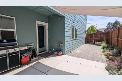 516 SE Gleneden Place, Bend, OR 97702 - Photo 5