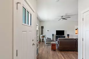 516 SE Gleneden Place, Bend, OR 97702 - Photo 5