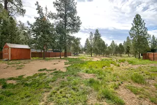 19525 River Woods Dr, Bend, OR 97702 - Photo 17