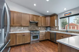 19525 River Woods Dr, Bend, OR 97702 - Photo 7