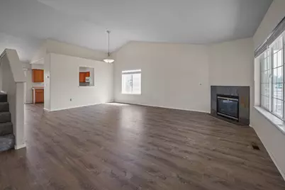 585 NE Redwood Avenue, Redmond, OR 97756 - Photo 3