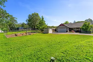 847 Three Pines Rd, Grants Pass, OR 97526 - Photo 29