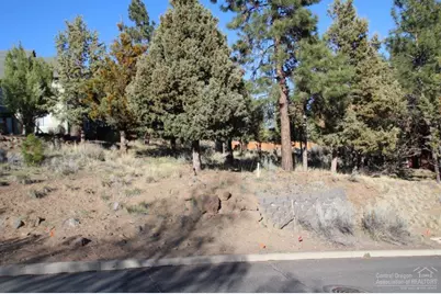 2318 NW Eastes Street, Bend, OR 97703 - Photo 3