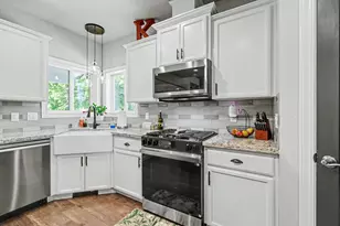 1043 Sandoz St, Central Point, OR 97502 - Photo 5