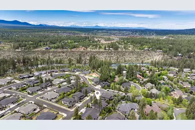 60886 SW Headwaters Loop, Bend, OR 97702 - Photo 59