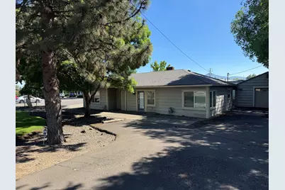 150 N Ross Lane, Medford, OR 97501 - Photo 3