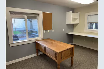 150 N Ross Lane, Medford, OR 97501 - Photo 9