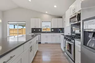1717 NE 3rd Ct, Redmond, OR 97756 - Photo 23