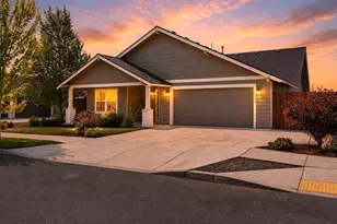 1717 NE 3rd Ct, Redmond, OR 97756 - Photo 1