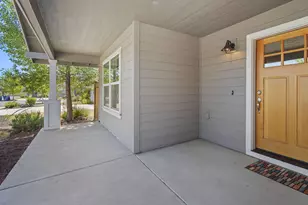 1717 NE 3rd Ct, Redmond, OR 97756 - Photo 5