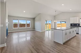 1717 NE 3rd Ct, Redmond, OR 97756 - Photo 19