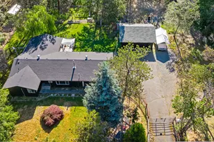 1033 Plumtree Ln, Grants Pass, OR 97526 - Photo 5