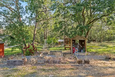 1033 Plumtree Lane, Grants Pass, OR 97526 - Photo 27