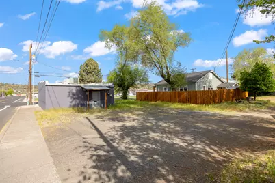 15 NE 7th Street, Madras, OR 97741 - Photo 5
