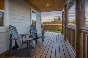 2902 NE Pinnacle Pl, Bend, OR 97701 - Photo 3