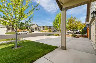 4176 SW 34th St, Redmond, OR 97756 - Photo 5