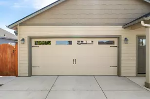 4176 SW 34th St, Redmond, OR 97756 - Photo 3