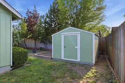 2067 SW 30th Street, Redmond, OR 97756 - Photo 39