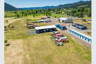 215 Lawson Lane, Winston, OR 97496 - Photo 23