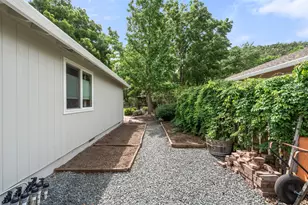 184 Meadow View Dr, Phoenix, OR 97535 - Photo 29
