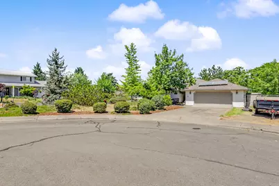 1041 La Loma Drive, Medford, OR 97504 - Photo 43