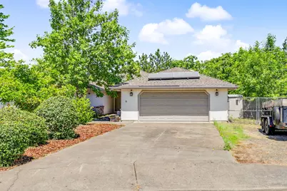 1041 La Loma Drive, Medford, OR 97504 - Photo 3