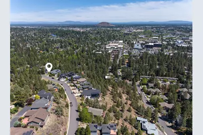 1729 SW Troon Avenue, Bend, OR 97702 - Photo 11