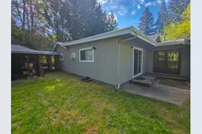 1570 Sleepy Hollow Loop, Grants Pass, OR 97527 - Photo 23