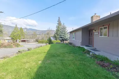 903 NW Hewitt Lane, Grants Pass, OR 97526 - Photo 3