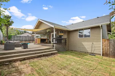 905 NW Regent Drive, Grants Pass, OR 97526 - Photo 23