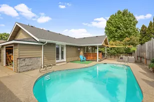 905 NW Regent Dr, Grants Pass, OR 97526 - Photo 19