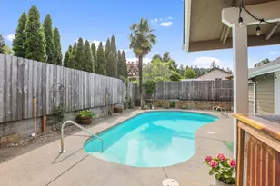 905 NW Regent Dr, Grants Pass, OR 97526 - Photo 21