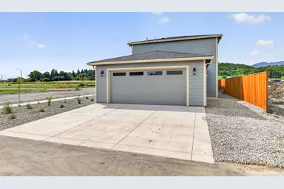 952 Honey Bee Street, Medford, OR 97501 - Photo 15