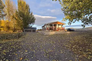 32158 Modoc Point Rd, Chiloquin, OR 97624 - Photo 1