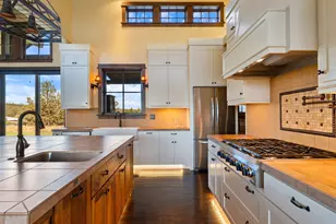 71275 Holmes Rd, Sisters, OR 97759 - Photo 19
