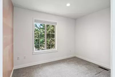 915 NW Saginaw Avenue, Bend, OR 97703 - Photo 31